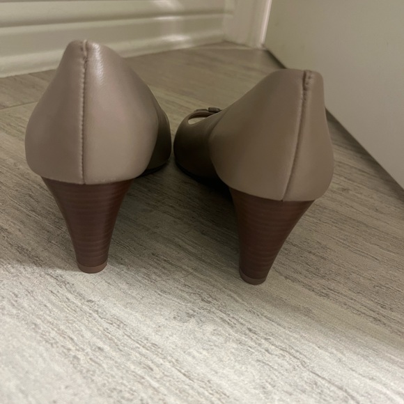 Tory Burch Shoes in gray color - Picture 2 of 4